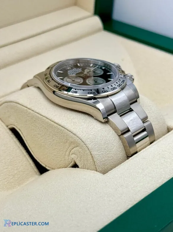 Rolex Daytona 40mm dial with chronograph sub-dials