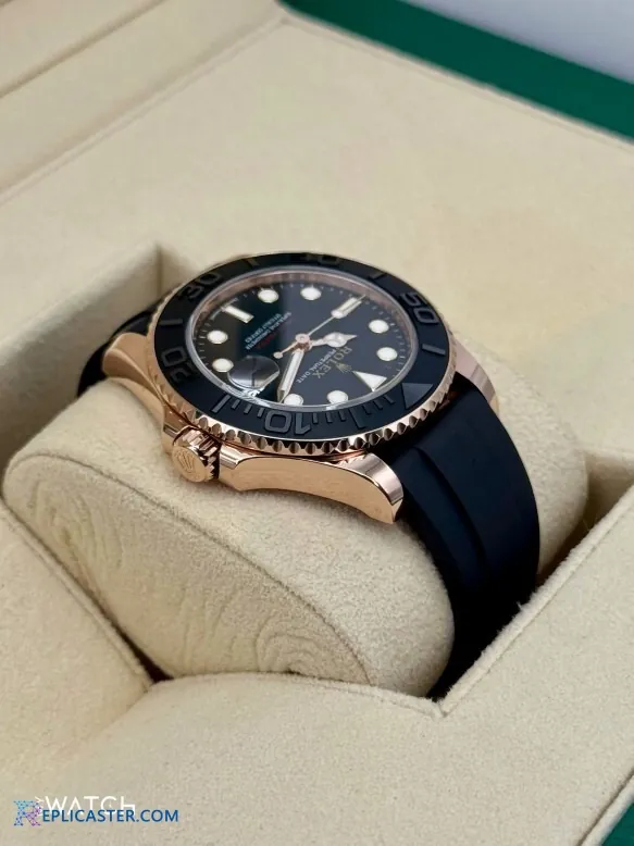 Yacht-Master 37mm black dial detail
