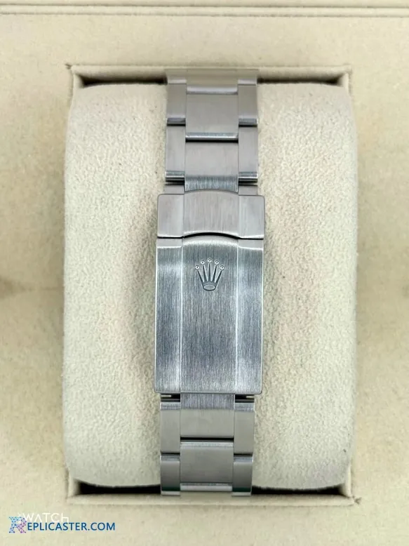 Rolex Oyster Perpetual 41mm in presentation box