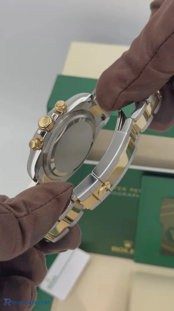 Replica Rolex Daytona 40mm angled view