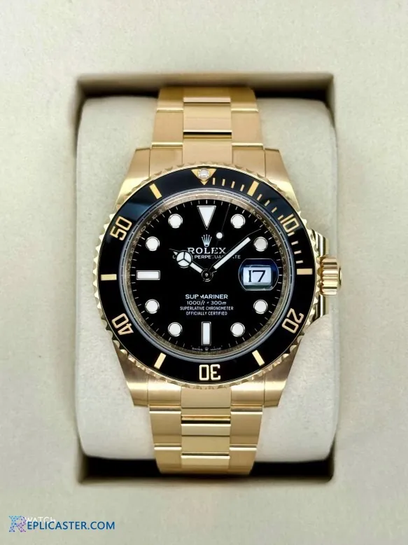 Rolex Submariner 41mm watch with date window
