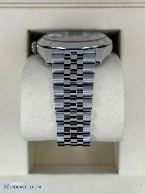 Datejust 41mm watch in presentation box