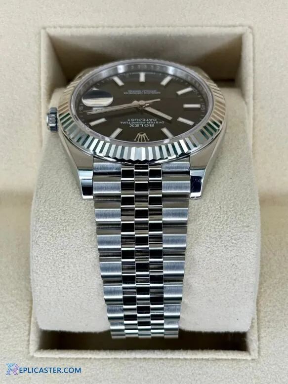 Rolex Datejust 41mm fluted bezel detail