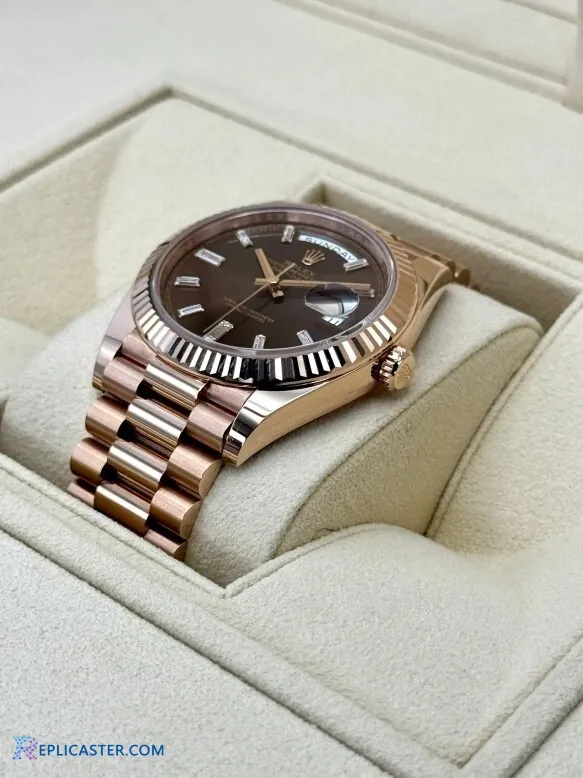 Rolex Day-Date 40mm replica, case and bezel