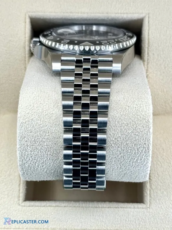 GMT-Master II 40mm - Case Back View