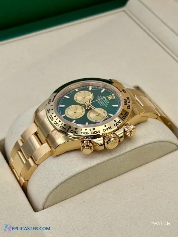 Rolex Daytona 40mm bracelet and clasp detail