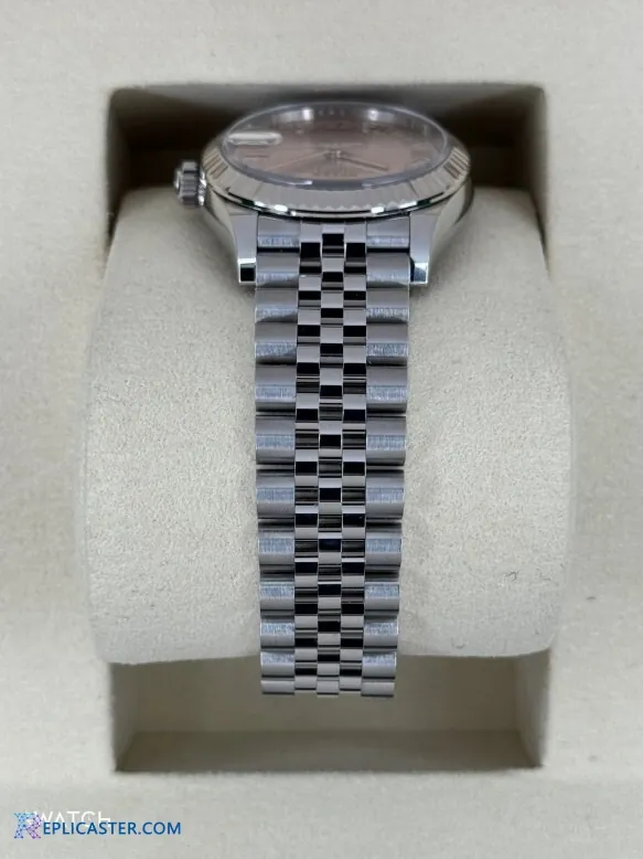 Datejust 31mm side view showing case profile