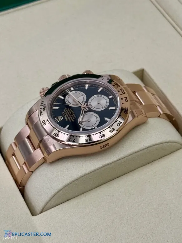 Replica Daytona rose gold case detail