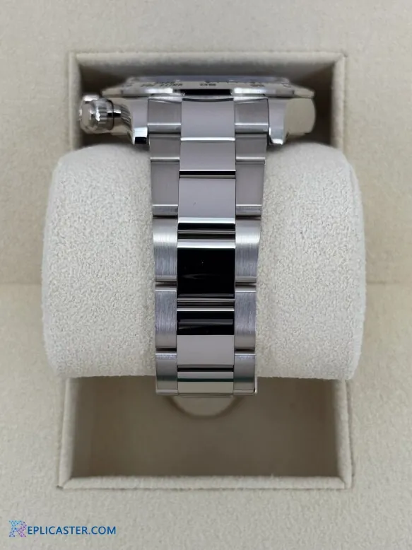 Rolex Daytona 40mm watch in luxury gift box