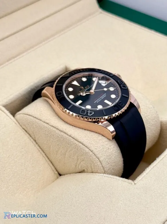 Yacht-Master 37mm black rubber strap