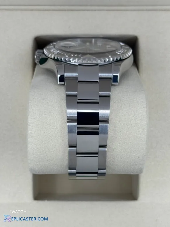 Yacht-Master 40mm side view of case