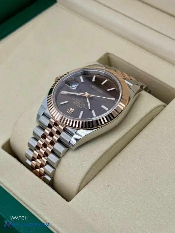 Replica Rolex Datejust 41mm case detail