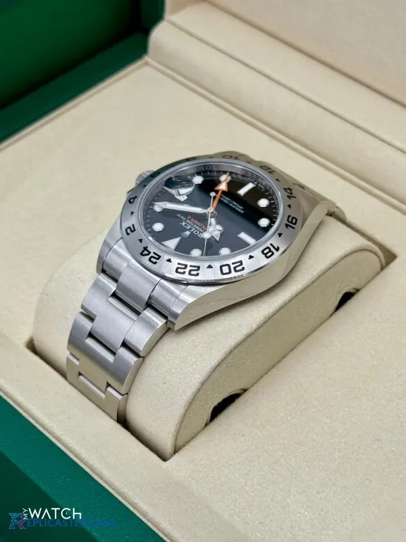 Rolex Explorer II 226570 case side view
