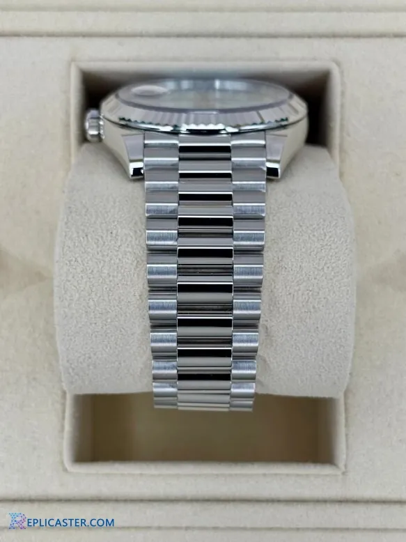Replica Rolex Day-Date side view, crown detail