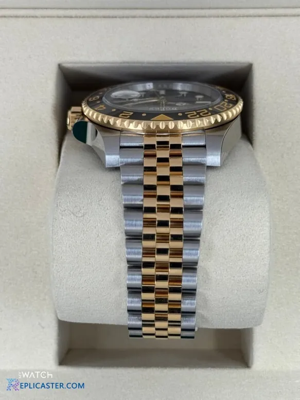 GMT-Master II Watch Crown Detail