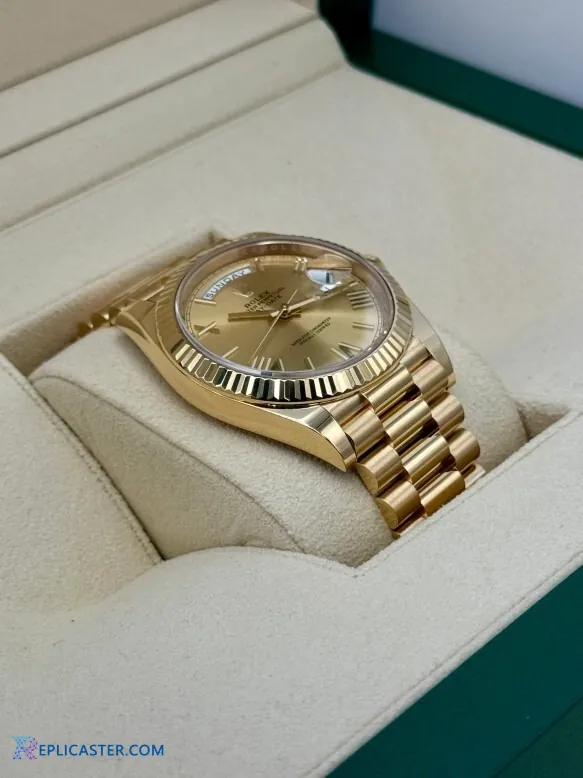 Rolex Day-Date 40mm - Presidential Bracelet Close-up