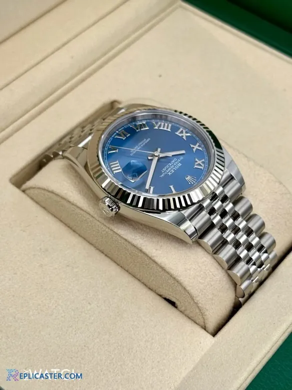 Datejust 41mm Azzurro-Blue Dial close-up