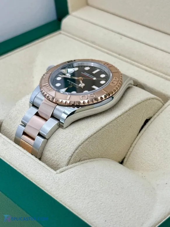 Yacht-Master 40mm in Rolex box