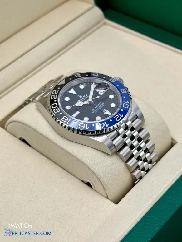 GMT-Master II Clone - Bezel & Crown Detail
