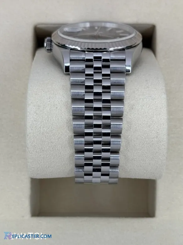 Datejust 36mm replica in presentation box