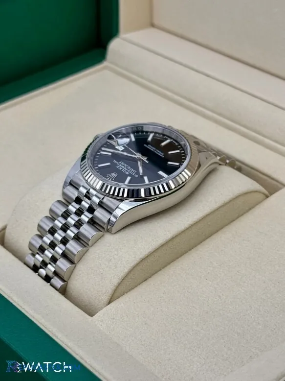 Datejust 36mm replica case and fluted bezel detail