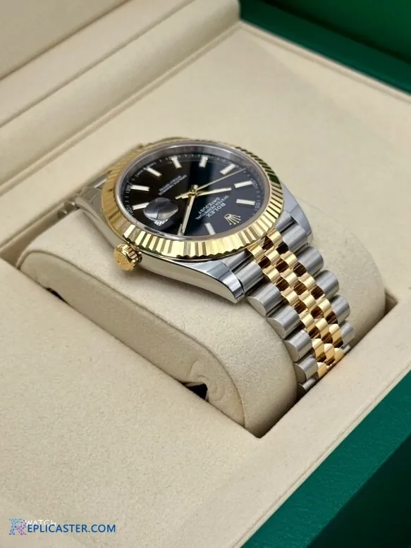 Datejust 41mm black dial close-up
