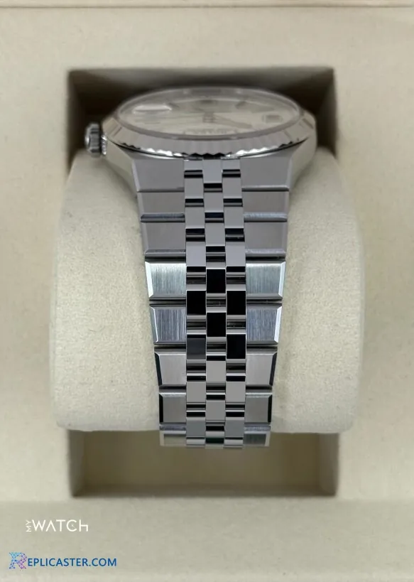 Rolex Land-Dweller 40mm side view