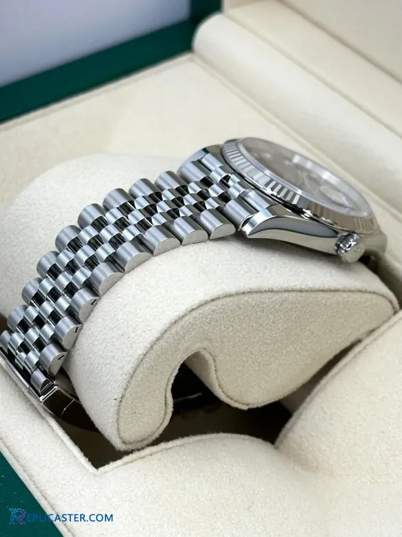 Datejust 36mm case and bezel detail