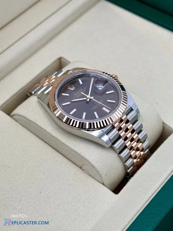 Datejust 41mm rose gold bezel detail