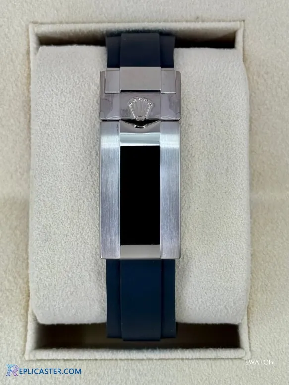 Rolex Daytona 40mm replica crown detail