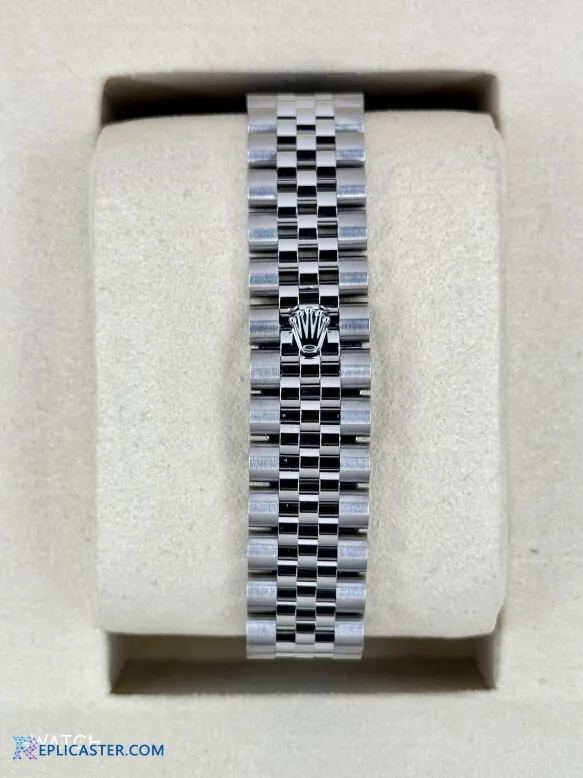 Datejust 31mm watch in presentation box