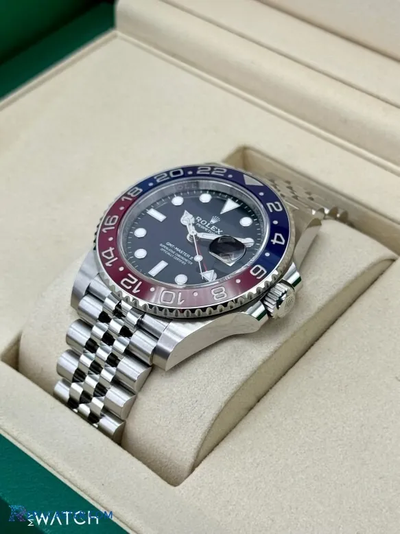 Rolex Pepsi watch bezel detail