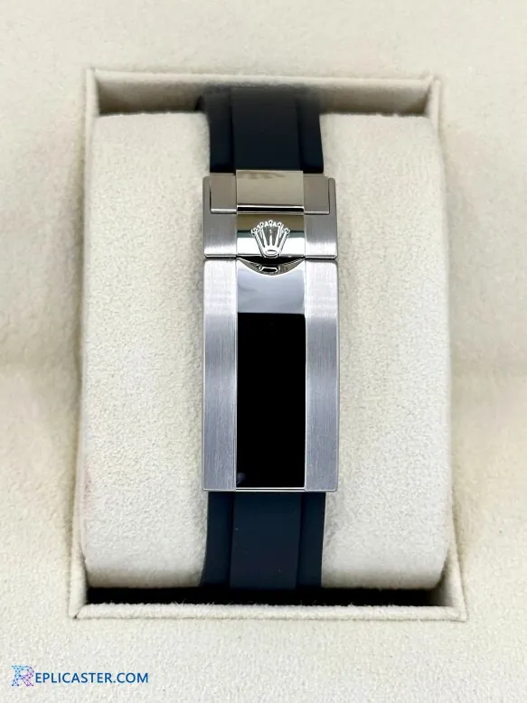 Yacht-Master 42 904L steel case detail