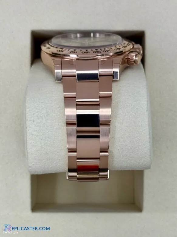 Daytona 40mm Swiss movement detail