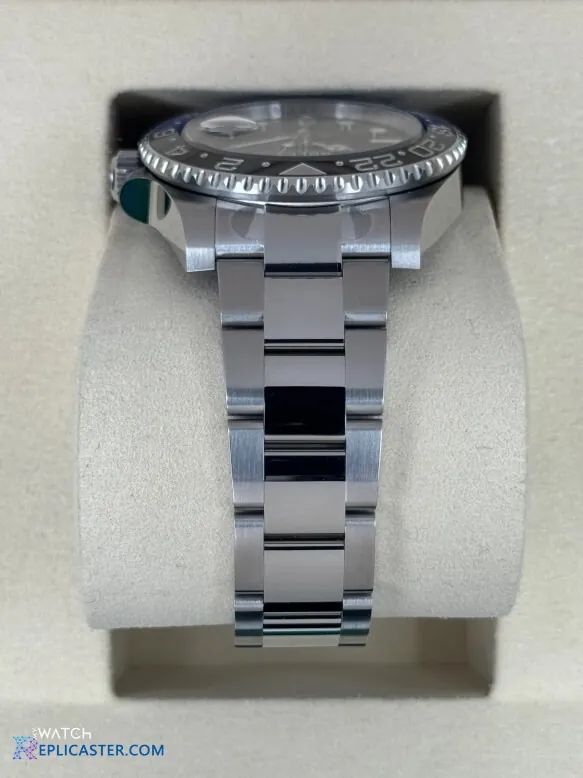GMT-Master II 126710BLNR case detail