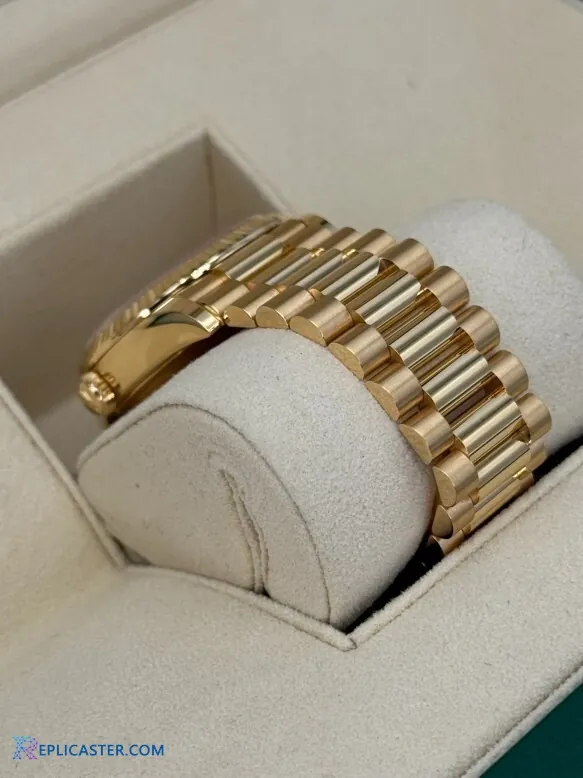 Close-up of Rolex Day-Date bracelet links