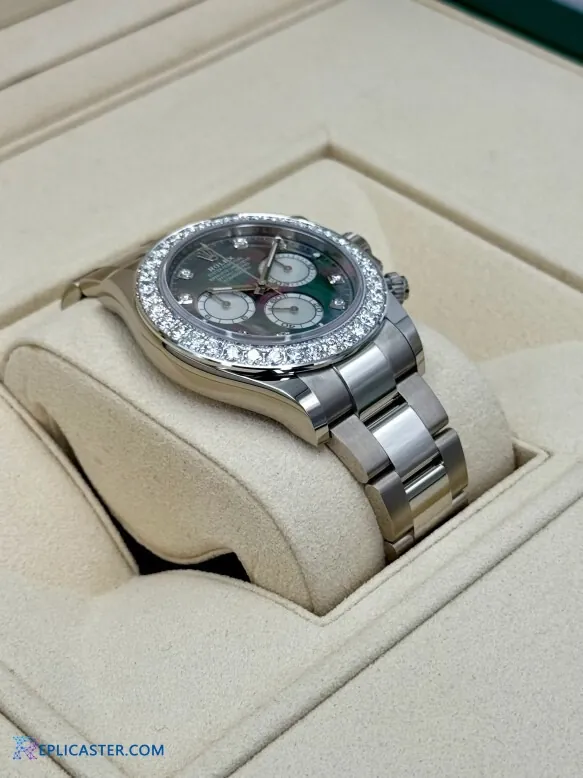 Rolex Daytona 40mm crown detail