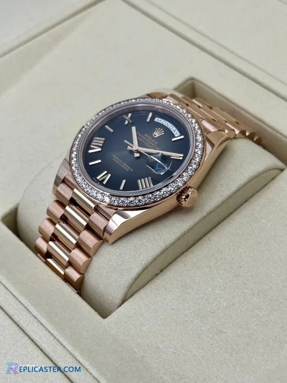 Rolex Day-Date 40mm Rose Gold - Crown Detail