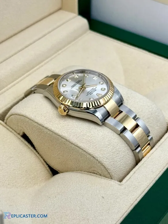 Rolex Datejust 31mm two-tone band detail