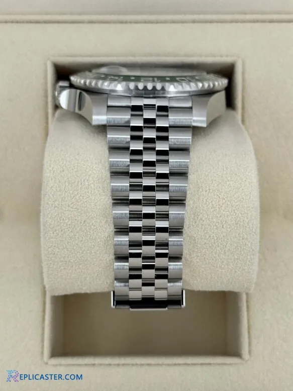 Rolex Clone - Crown & Case Detail
