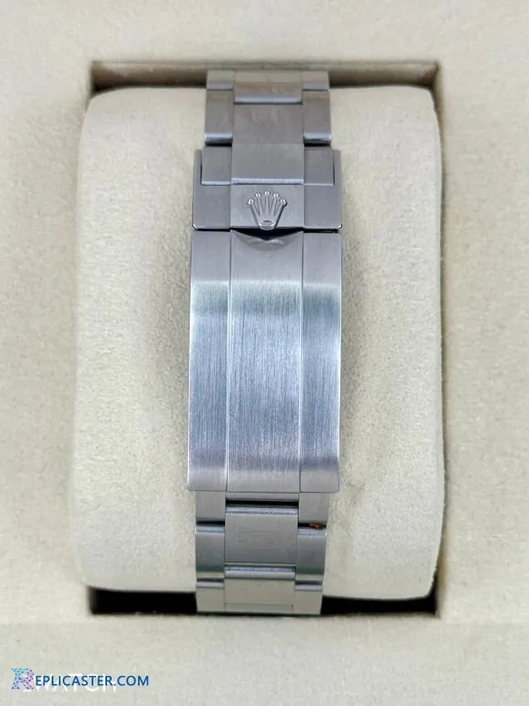 Rolex Sea-Dweller 43mm clone clasp detail