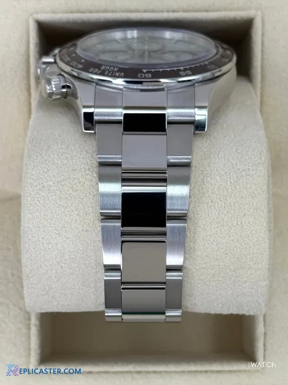 Replica Rolex Daytona 40mm, crown detail