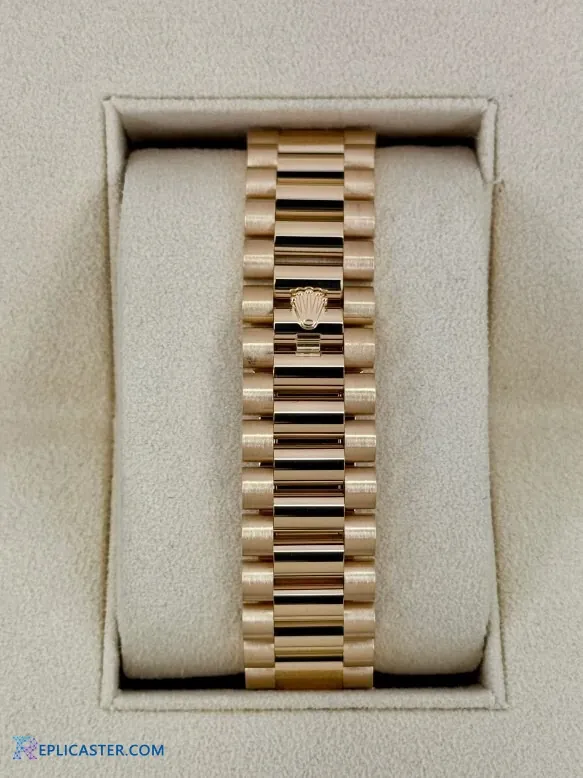Rolex Day-Date 40mm clasp detail
