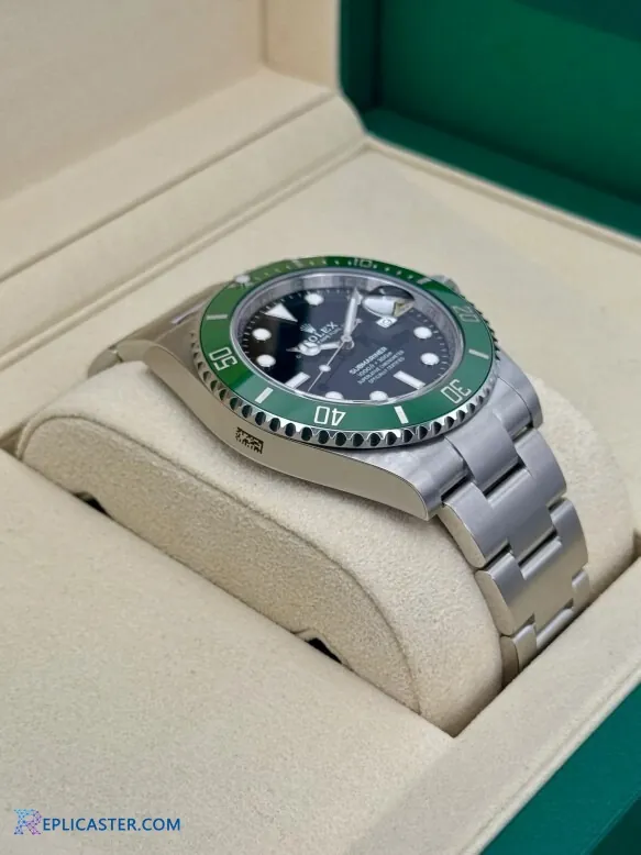 Submariner 41mm clone, 904L steel case side