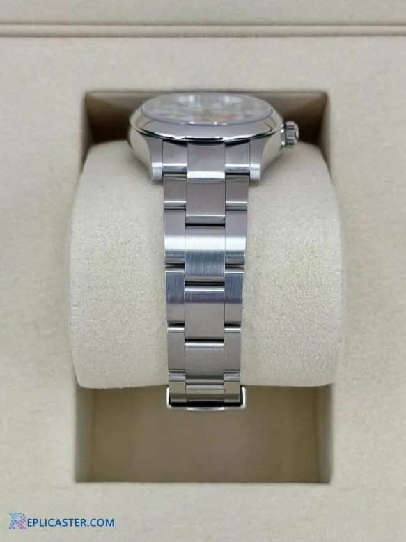 Rolex Oyster Perpetual 31mm angled view