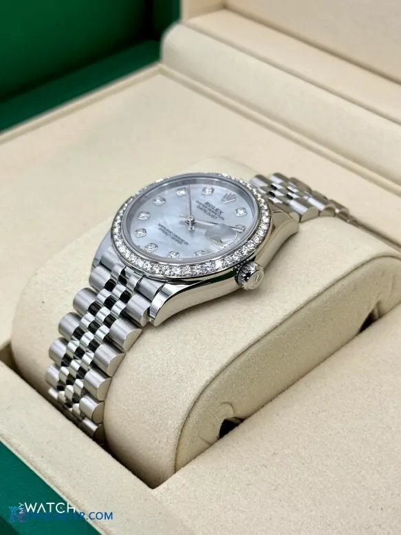 Datejust 28mm side view in presentation box