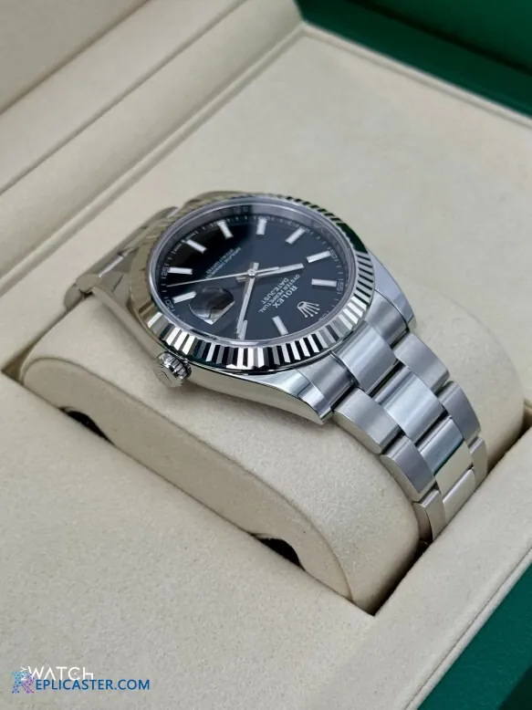 Datejust 41mm black dial close-up