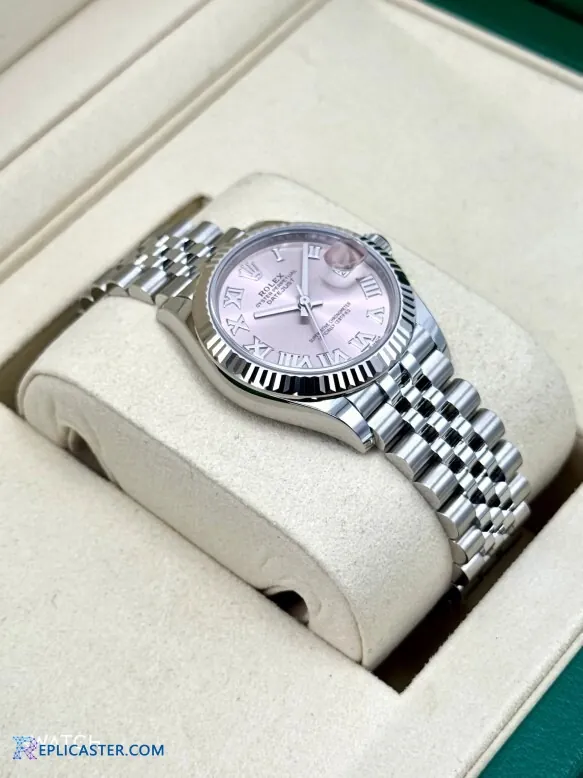Close-up of Datejust 31mm fluted bezel