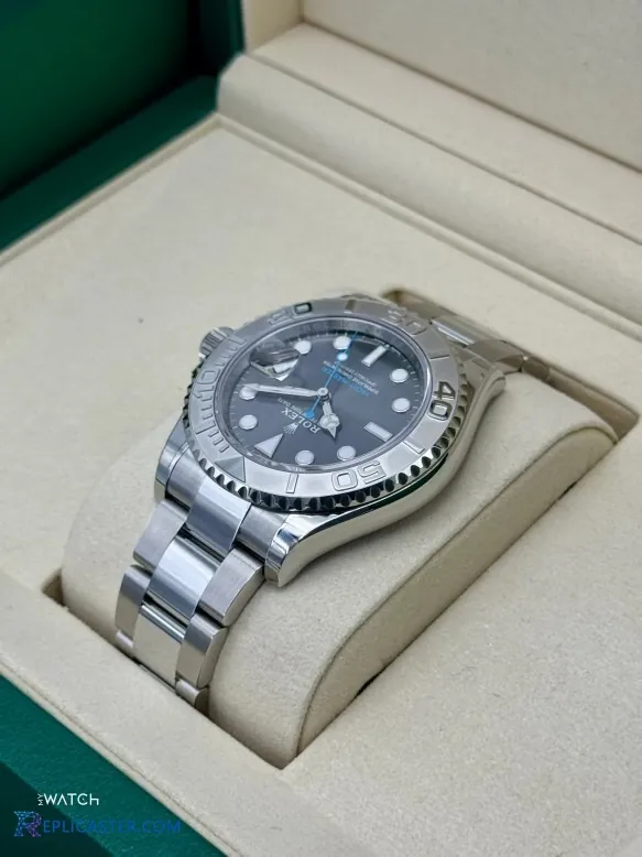 Replica Rolex Yacht-Master bezel detail
