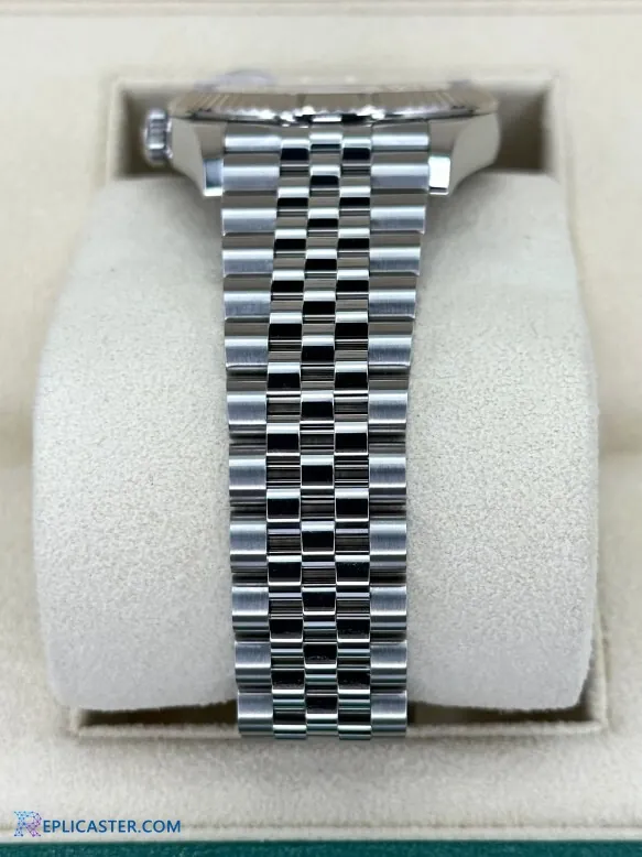 Datejust 36mm crown and case side view